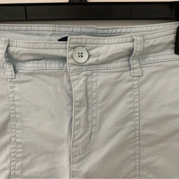 Women’s Gap Mint Color Cargo Style 3 Inch Inseam Shorts Size 8 - Picture 3 of 11